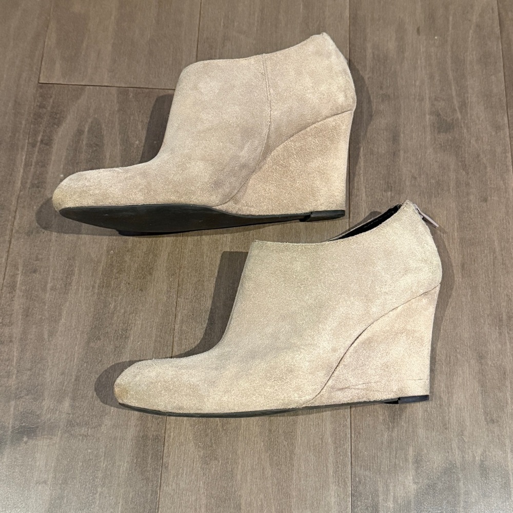 Naturalizer Ella Gray Suede Leather Wedge Bootie Boots Shoes Back Zip Womens 7.5